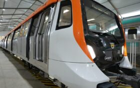 Noul tren de metrou Metropolis produs de Alstom Transport SA a sosit la Depoul Berceni