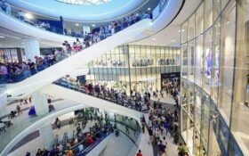 INFORMAȚII UTILE: VEDEȚI PROGRAMUL DE SĂRBĂTORI al MALL-urilor (2025 – 2026)!