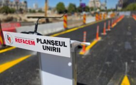 Restricțiile de circulație din Piața Unirii, ridicate înainte de începutul noului an școlar. Lucrările la planșeul Unirii continuă în interiorul șantierului